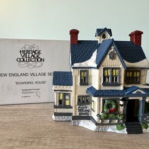 Department 56 New England - Boarding House Ada’s Bed and Board